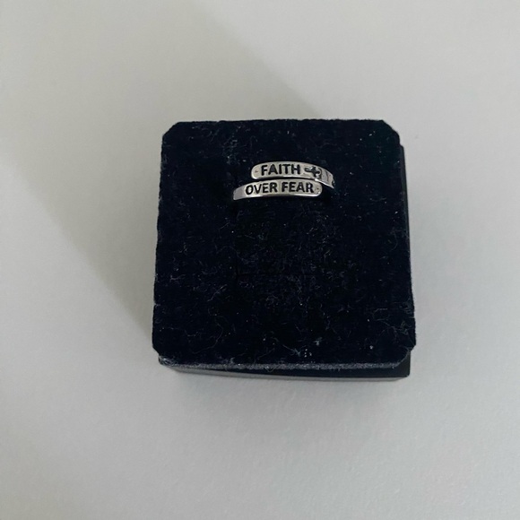 NWT Vintage “Faith Over Fear” Silver Adjustable Ring - Picture 4 of 7